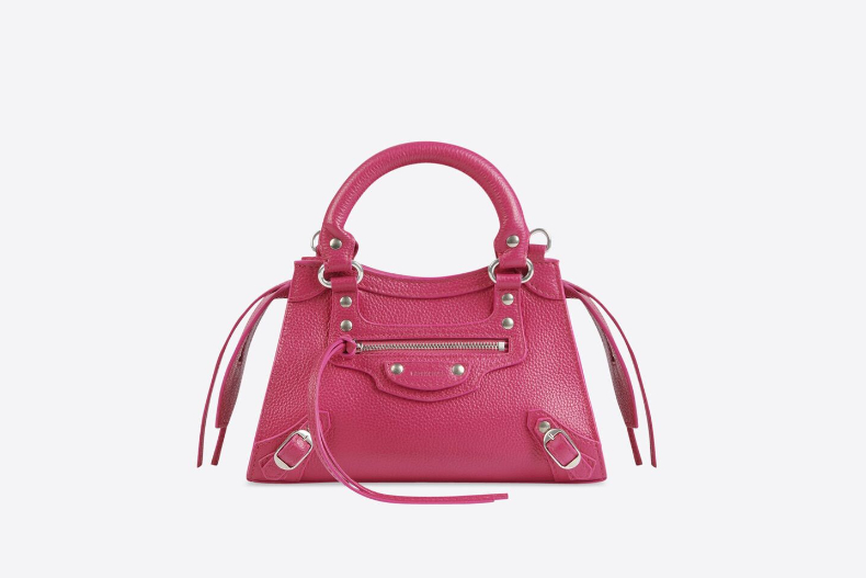 ▲BALENCIAGA Neo Classic迷你⼿袋，NT. 59,000