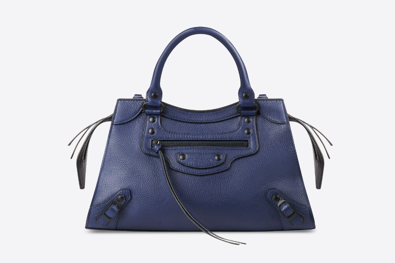 ▲BALENCIAGA NEO CLASSIC 小型手拿包，NT.76,500