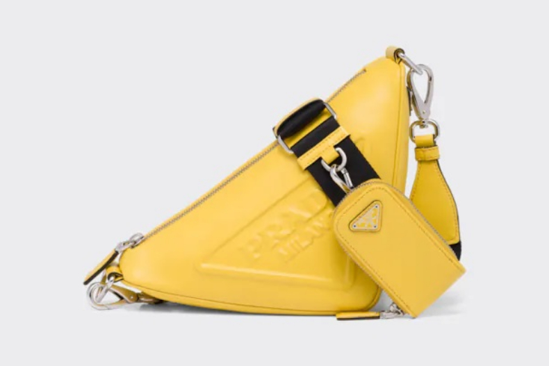 FotoJet (3) - FotoJet (3).jpg ▲PRADA 皮革三角形掛肩袋,NT.68,000