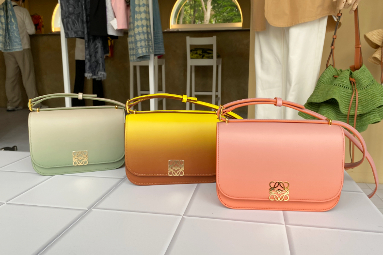 夯包換上漸層新色讓人秒戀愛！蔡健雅曝最愛LOEWE「這單品」：我一眼就愛上