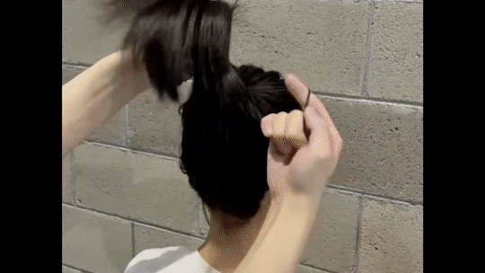 髮型師授超簡單3步驟「雙層丸子頭」!不鬆散、不塌扁,美美撐一整天的圓弧丸子頭