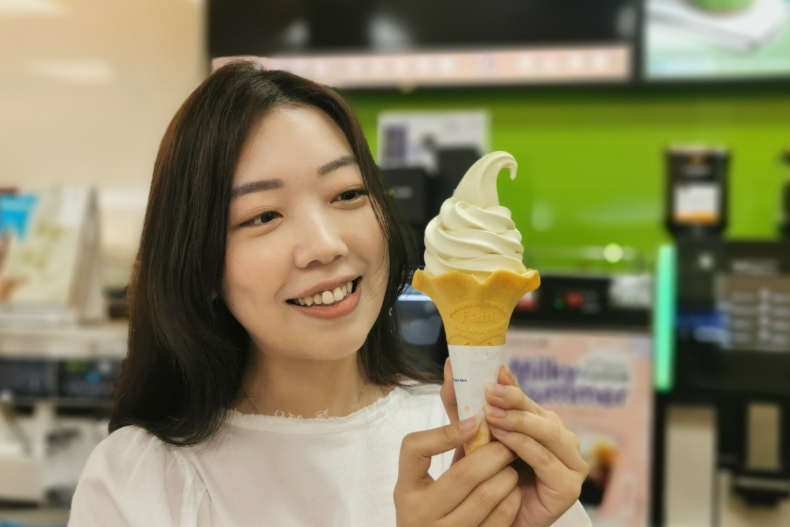 今夏最高級的味道！全家霜淇淋聯手嵜本生吐司推「蜜蜜開心果霜淇淋」，限時3天5支168元