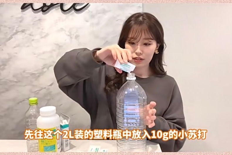 低成本去油頭！日本髮型師示範DIY「小蘇打水洗頭」，實測效果真的太神