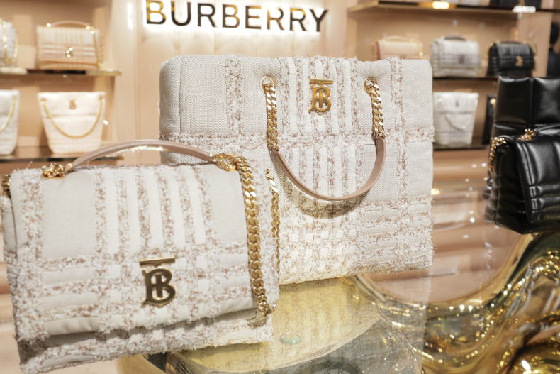 BURBERRY限時快閃店登場！美寧老師精選3款「特色Lola包」：優雅百搭，超實揹