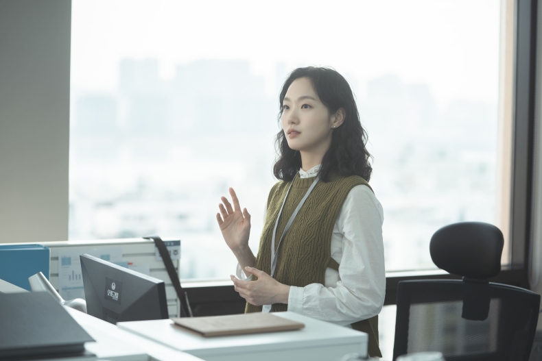 Netflix韓劇《小女子》開播6亮點：金高銀貪撿700億，宋仲基驚喜客串？