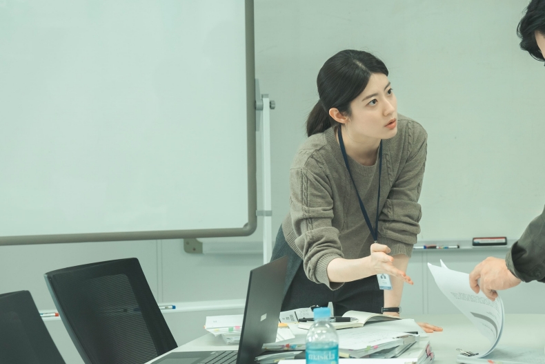 Netflix韓劇《小女子》開播6亮點：金高銀貪撿700億，宋仲基驚喜客串？