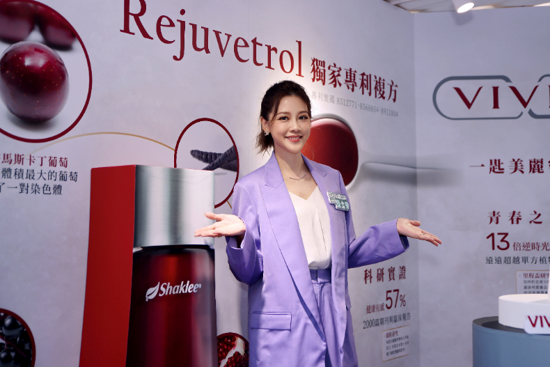 曾3個月速瘦10kg，40歲嚴立婷擁「鉛筆腿」當最正二寶媽！減肥、消小腹秘訣公開