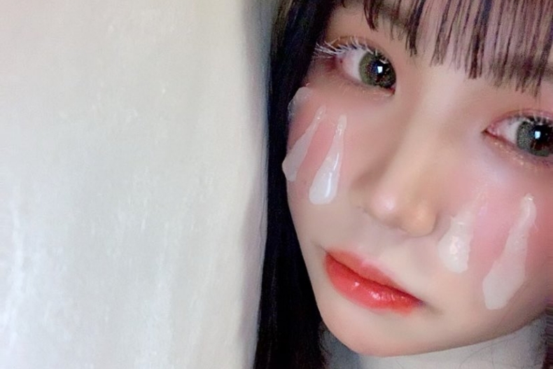 日本女高中生「眼淚妝」爆紅！將熱熔膠滴臉上展現「水汪汪」，網驚：我不懂時尚