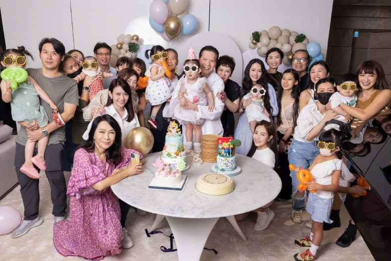 FotoJet (15) - FotoJet (15).jpg 郭碧婷不甩偷腥夫,產後首露面狀態絕佳!向佐爆出軌持續神隱,連女兒生日也缺席