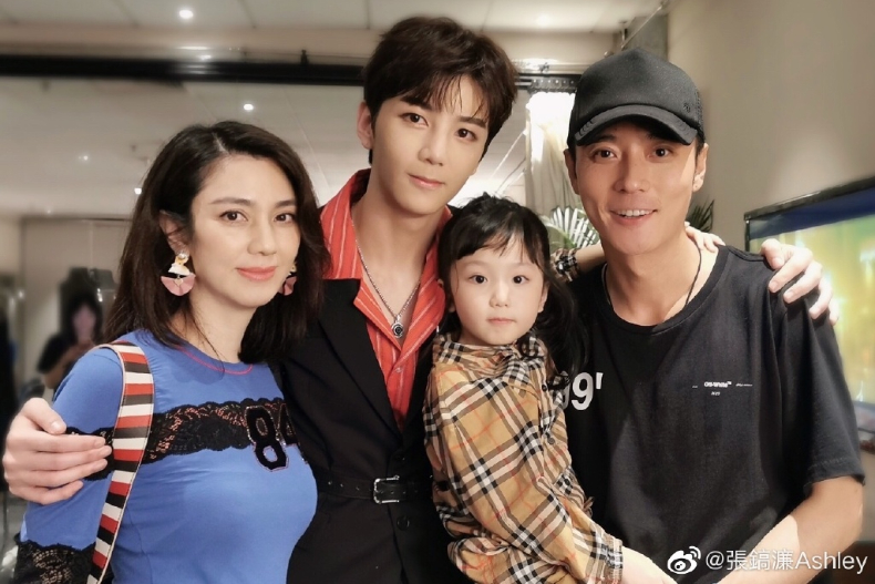 20210111151725-aa3c5493 - 20210111151725-aa3c5493.jpg 女大男小差10歲以上的明星夫妻檔!結婚26年零緋聞的「這對」,讓大家再度相信愛情