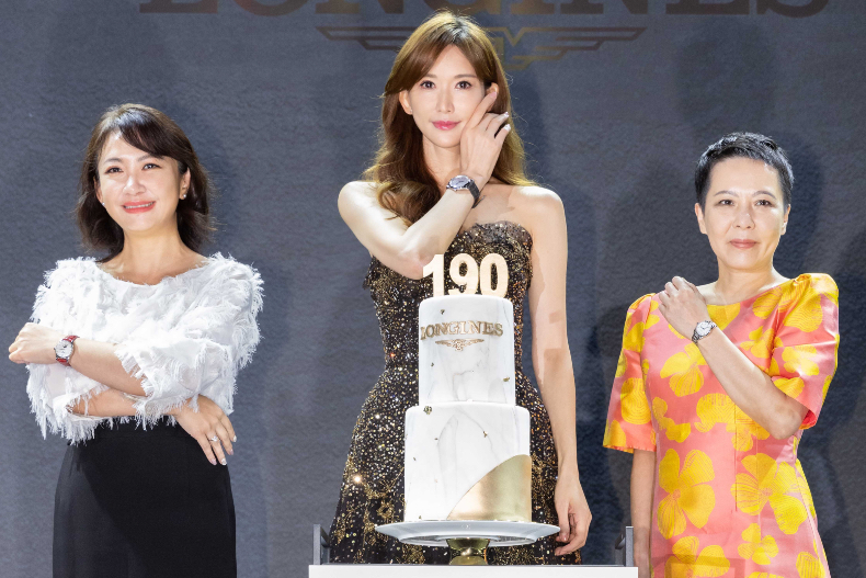 222 - 222.jpg ▲(左起)浪琴表台灣分公司總經理Teresa、優雅大使林志玲、Swatch Group總經理Christy出席Longines浪琴表190週年記者會