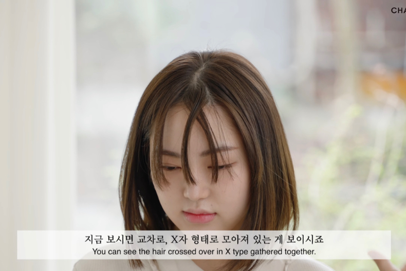 ▲拿下兩個夾子後瀏海交叉疊著呈X狀