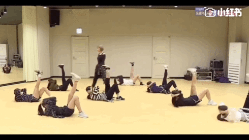 2 - 2.gif 肚子真的會瘦!韓國女團出道前必練「虐腹減脂瘦身操」,網友實測4天瘦1公斤