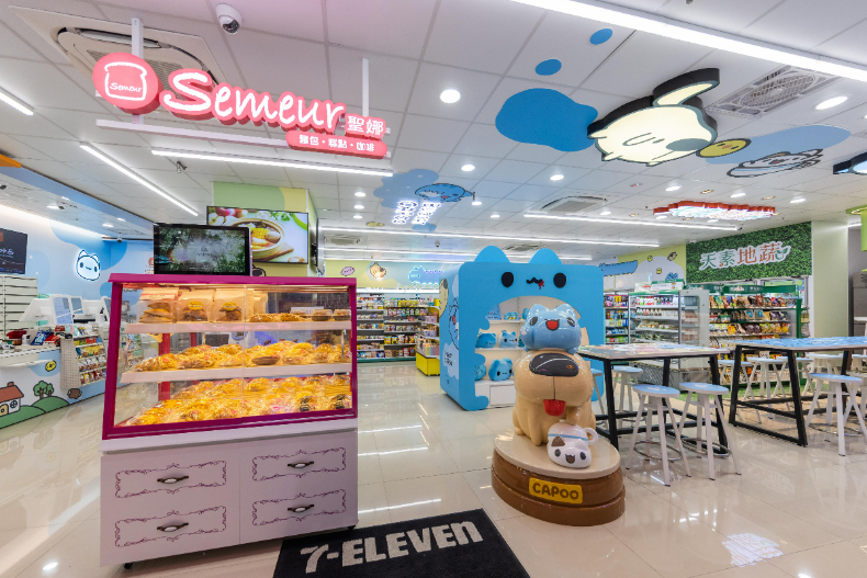 全台第一家「貓貓蟲咖波7－11」療癒開張，每個角落都超Ｑ！先收3款杯杯＋限定週邊