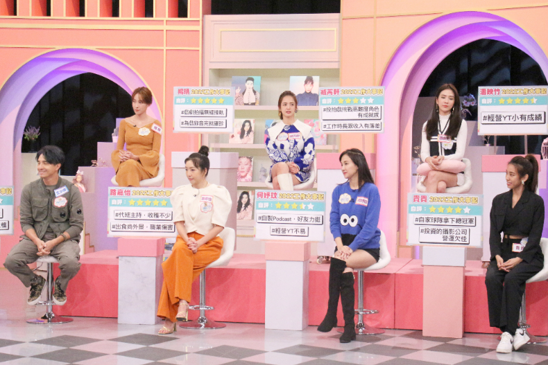 ▲女大來賓（由左至右）：王少偉、楊晴、路嘉怡、臧芮軒、何妤玟、潘映竹、貴貴