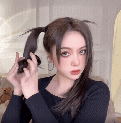 王心凌40歲還被誇可愛！最新 「蝴蝶結雙丸子頭」網讚：太Q了～簡單3步驟快學