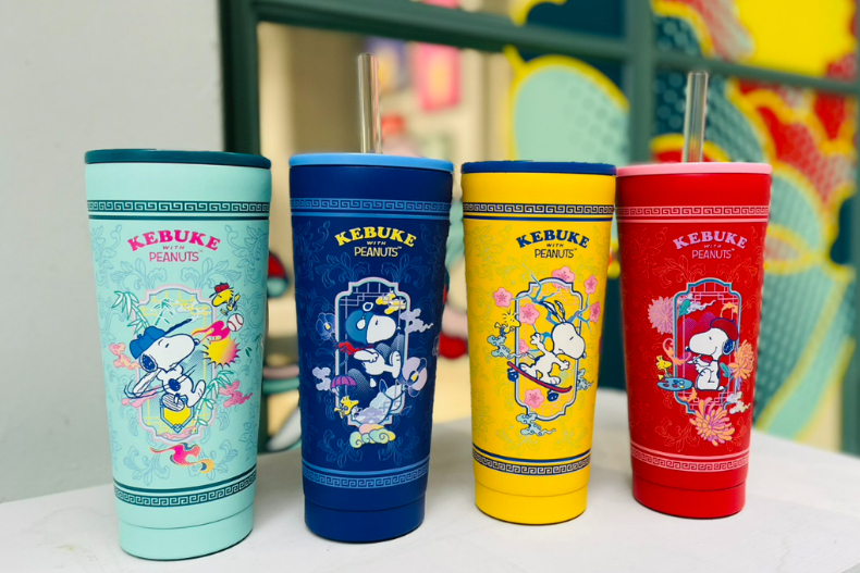 FotoJet - 2022-12-12T173556.590 - FotoJet - 2022-12-12T173556.590.jpg 史奴比環保杯、牛仔提袋、胡士托玩偶萌爆!可不可重磅祭16款超Q聯名好物欠收藏
