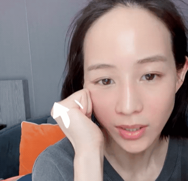 拉提除皺這樣做!40歲張鈞甯親授「0元按摩法」消除法令紋!想要緊緻小臉快跟著做