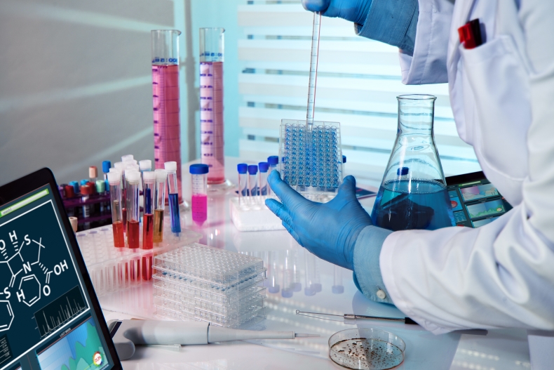 年後轉職潮?外媒統計13個「高薪低壓」夢幻職業,驗光師年薪可達300萬!