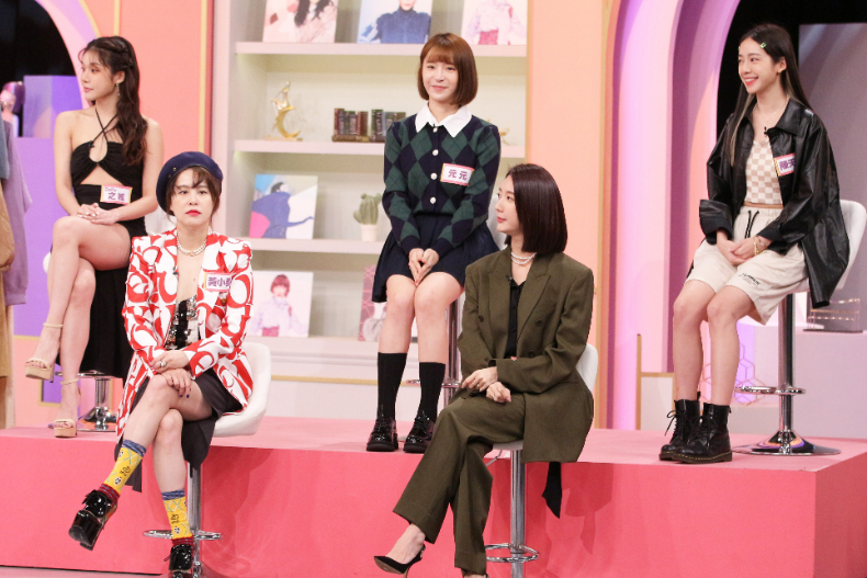 ▲女大來賓（由左至右）：Dolly之絃、黃小柔、元元、宋米秦、陳天仁