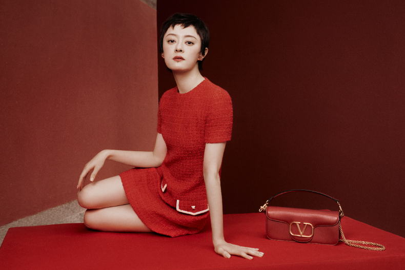 ▲Valentino Garavani Rosso Toile Iconographe Locò bag，價格店洽