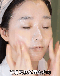 洗面乳竟要乾臉使用?皮膚科醫師授「正確洗臉」步驟,韓國美容院都在做