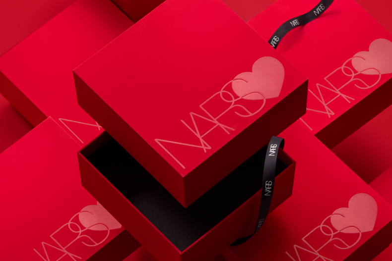 女人欲罷不能的蜜桃色調！NARS 2023全新限量高潮系列，換上粉嫩色攻佔你的心