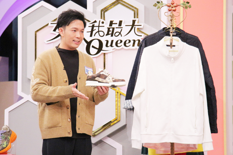 ▲湯鎮瑋老師分享出國戰利品 : 衣服、鞋子
