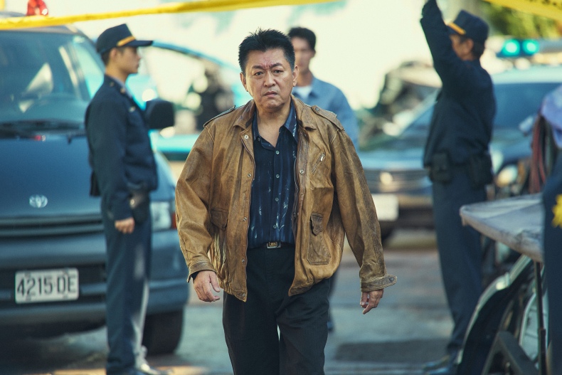 Netflix台劇《模仿犯》庹宗華化身刑警追兇，吳慷仁4字笑評金鐘視帝的演技！