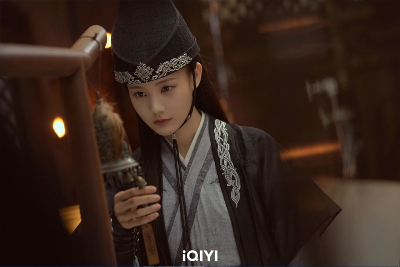 愛奇藝陸劇《九霄寒夜暖》李一桐古裝被讚「美出新巔峰」與畢雯珺CP感爆棚！