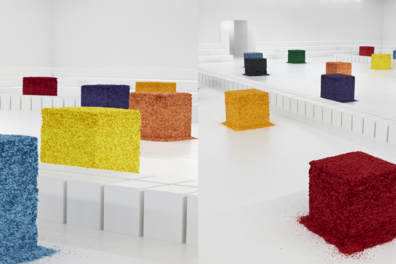FotoJet (14) - FotoJet (14).jpg 全新Squeeze包款登場!LOEWE 2023 秋冬女裝時裝秀系列