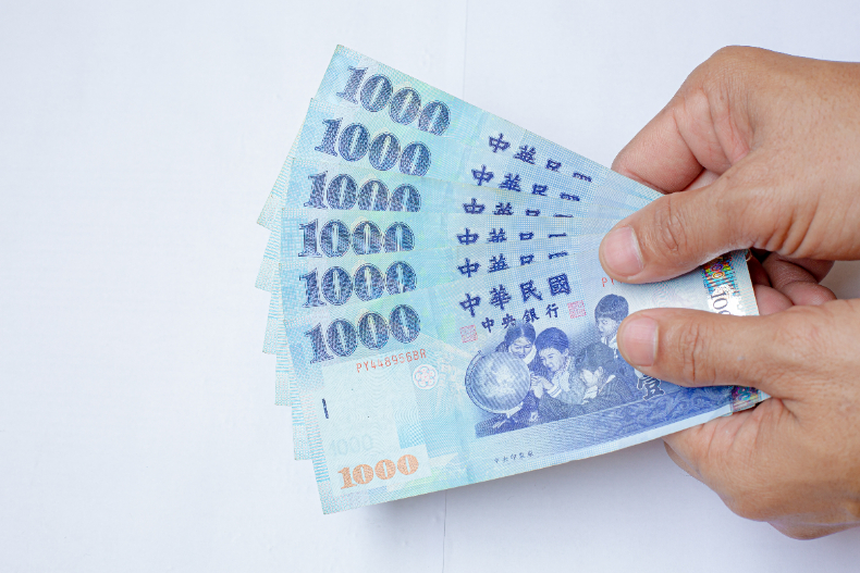 快訊/「普發現金6000元」400多萬人直接入帳!5種領取方式出爐,四大超商也可領
