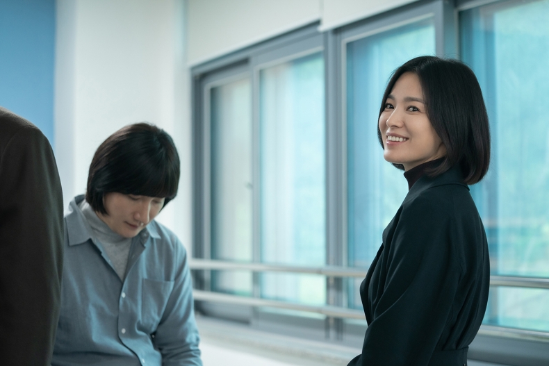 Netflix韓劇《黑暗榮耀》曝演員私下真面目：惡女林智妍洗白圈粉、鄭星一撒嬌反差萌