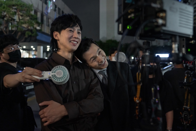 Netflix韓劇《黑暗榮耀》曝演員私下真面目：惡女林智妍洗白圈粉、鄭星一撒嬌反差萌