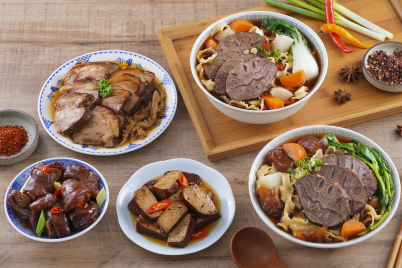 2 - 2.jpg 減肥慎入!在家就能吃到台劇美食!《加油喜事》牛肉麵配滷味立刻被征服