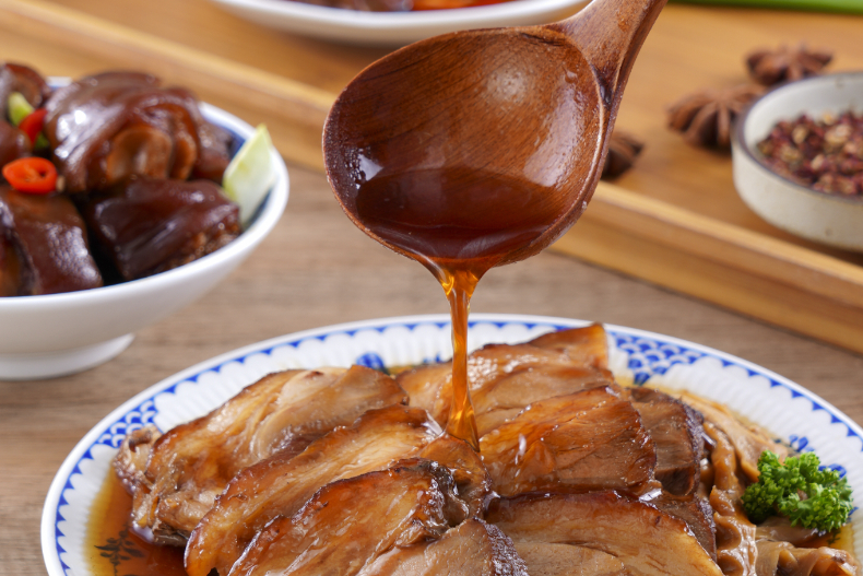6 - 6.jpg 減肥慎入!在家就能吃到台劇美食!《加油喜事》牛肉麵配滷味立刻被征服