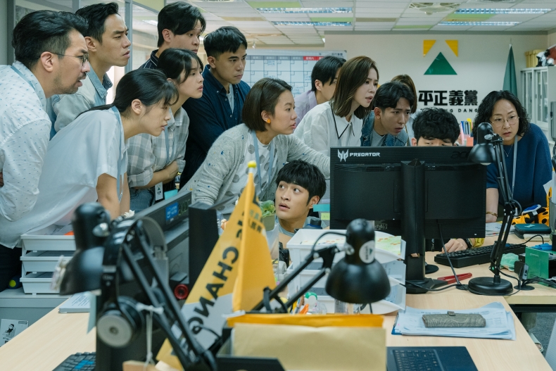 Netflix台劇《人選之人》4個劇情彩蛋:謝盈萱罕見崩潰、賈靜雯驚喜現身挺王淨