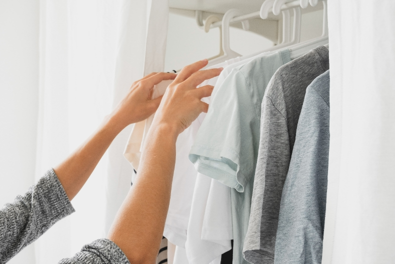 變胖都是衣服害的？日專家籲：晾完不要收衣櫃，先在外面晾X天