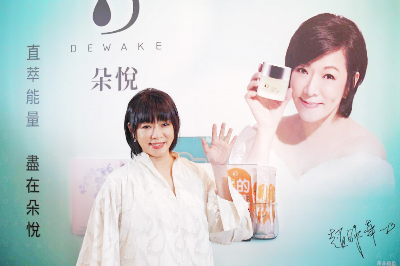 看不出趙詠華55歲了！15年不吃冰、「水霜三層法」養出發光好膚質！美肌食療也公開