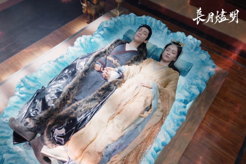 陸劇《長月燼明》大結局!甜虐場景、劇情彩蛋回顧:羅雲熙伴屍白鹿、1分鐘洞房花燭夜