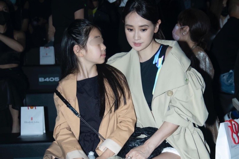 專訪／不只是名媛、女強人，李晶晶更是女兒的閨蜜：讓孩子有自信、有安全感的長大