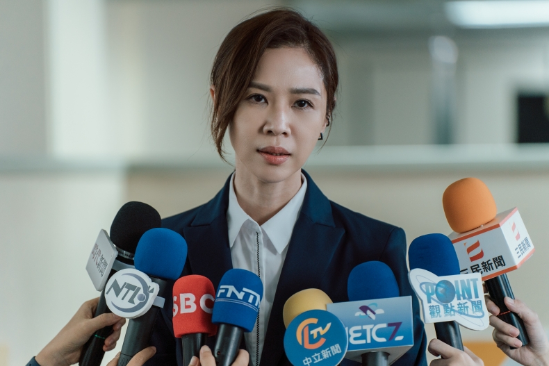 政治就像渣男！《人選之人》22句戳心台詞：民眾根本不在乎發不發電，手機有電就好