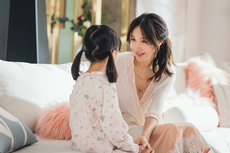不只韓劇《壞媽媽》！8部母親節片單：張娜拉《特務家族》、《嬰兒轉運站》厭世又催淚