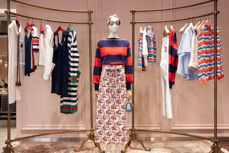 已經想度假!草編包、泳裝、襯衫…GUCCI Summer Stories系列,3亮點帶你看