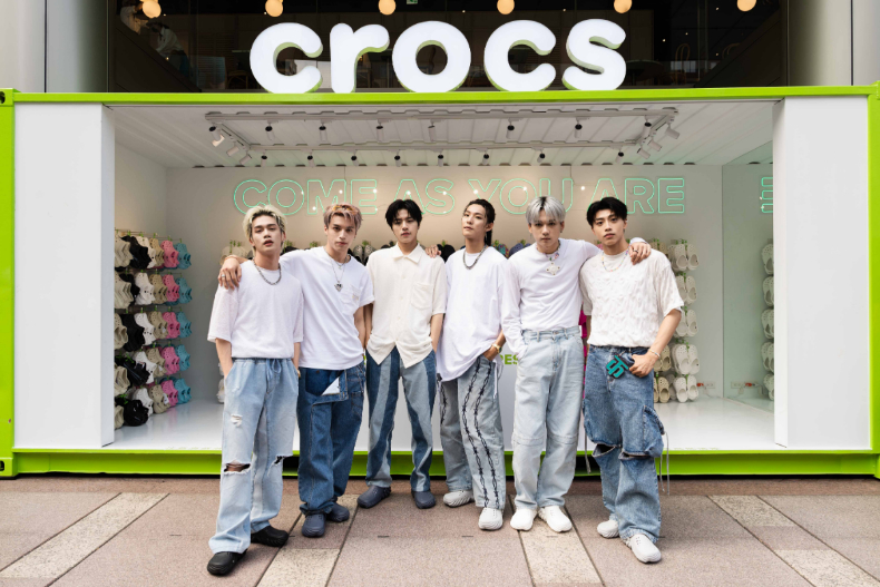 跟著Ozone一起穿洞洞鞋吧！CROCS限定快閃店登場，超Q鞋扣買到失心瘋