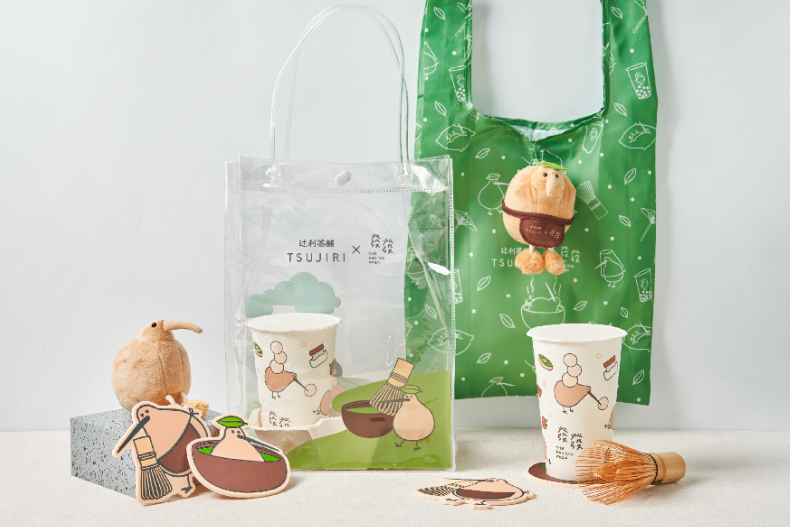 這3天優格飲「買一送一」！發發x辻利茶舗「抹茶慶典」，日系風奇異鳥公仔、杯墊可愛爆棚
