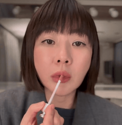 「縮短人中」顯年輕！彩妝師游絲棋授減齡化妝技巧，2步驟不著痕跡小10歲