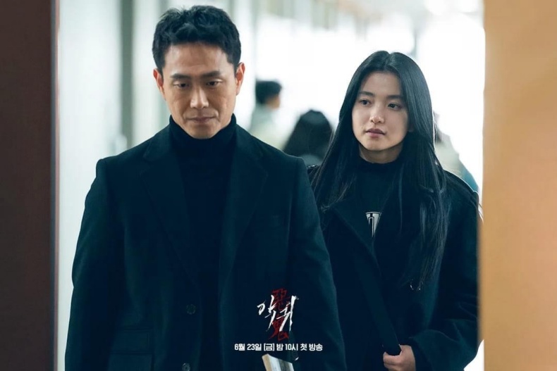 百想視后「金泰梨」被鬼纏身!懸疑韓劇《惡鬼》開播,《信號》編劇金最強新作