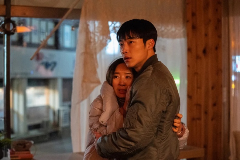 Netflix韓劇《獵犬》7大看點！禹棹奐、李相二冰塊肌超養眼、崔始源驚喜客串，根本動作片天花板