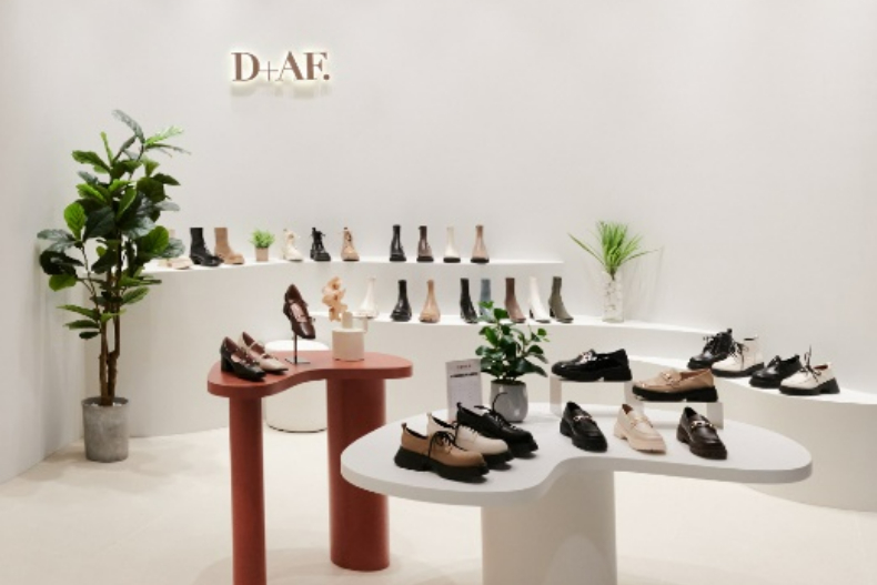 台中LaLaport必逛服飾店!The North Face首家探索店登場,最美鞋店必打卡朝聖